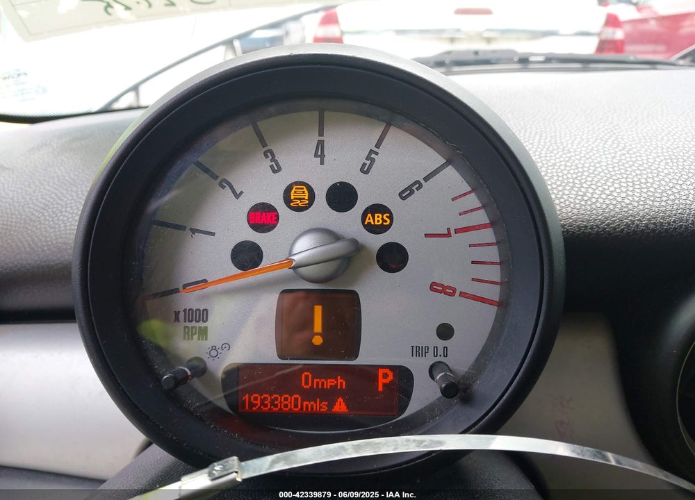 2011 MINI COOPER VIN: WMWSU3C58BT251157