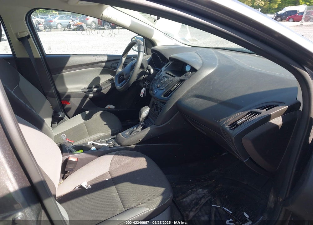 2014 FORD FOCUS VIN: 1FADP3E23EL211813