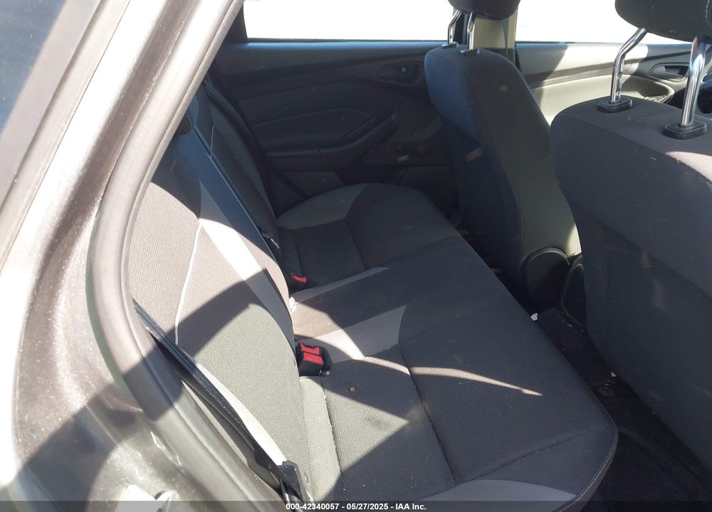2014 FORD FOCUS VIN: 1FADP3E23EL211813