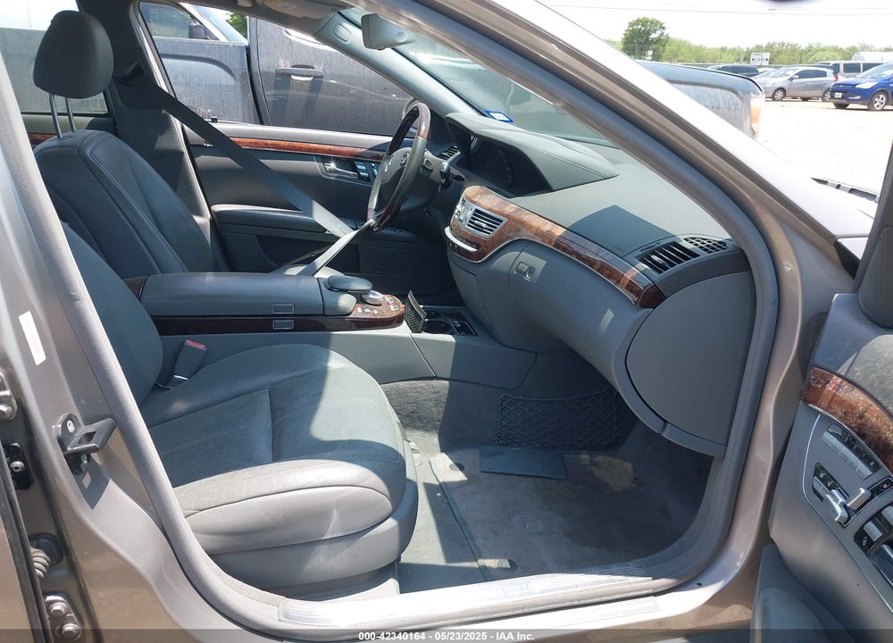 2007 MERCEDES-BENZ S 550 VIN: WDDNG71X57A047640