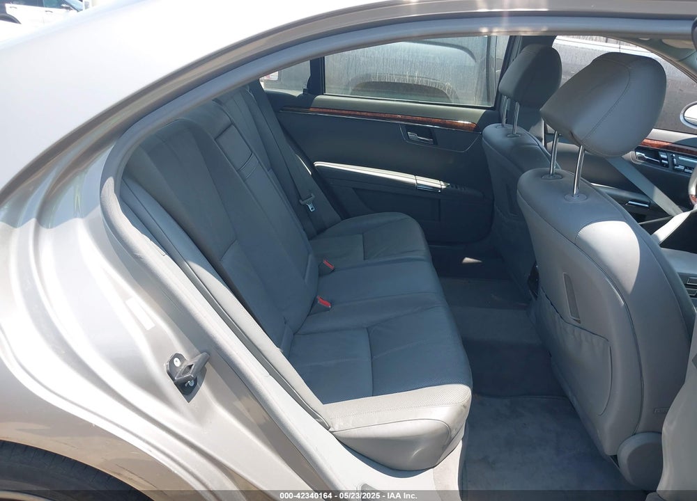 2007 MERCEDES-BENZ S 550 VIN: WDDNG71X57A047640