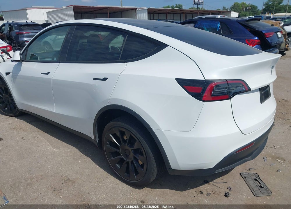 2023 TESLA MODEL Y VIN: 7SAYGAEE4PF885925