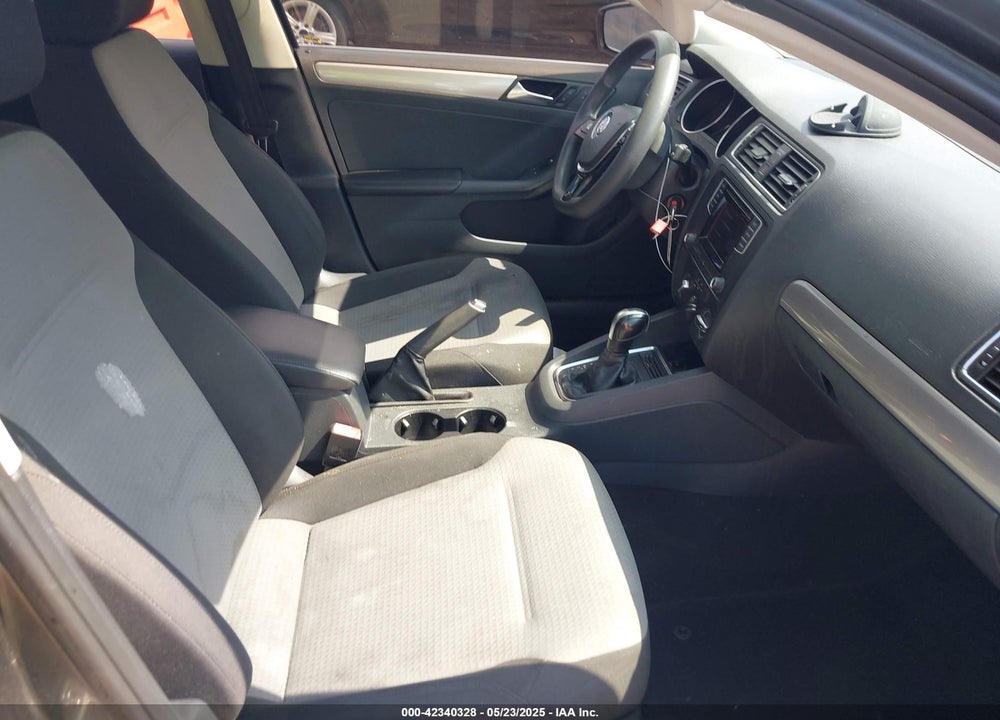 2017 VOLKSWAGEN JETTA VIN: 3VW2B7AJ7HM211740