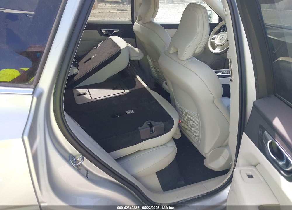 2020 VOLVO XC60 VIN: YV4102DL3L1525862