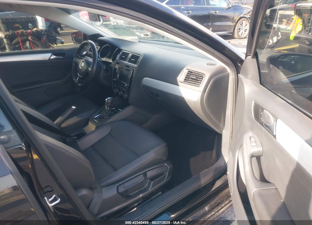 2018 VOLKSWAGEN JETTA 1.8T SEL VIN: 3VWL17AJ0JM214427