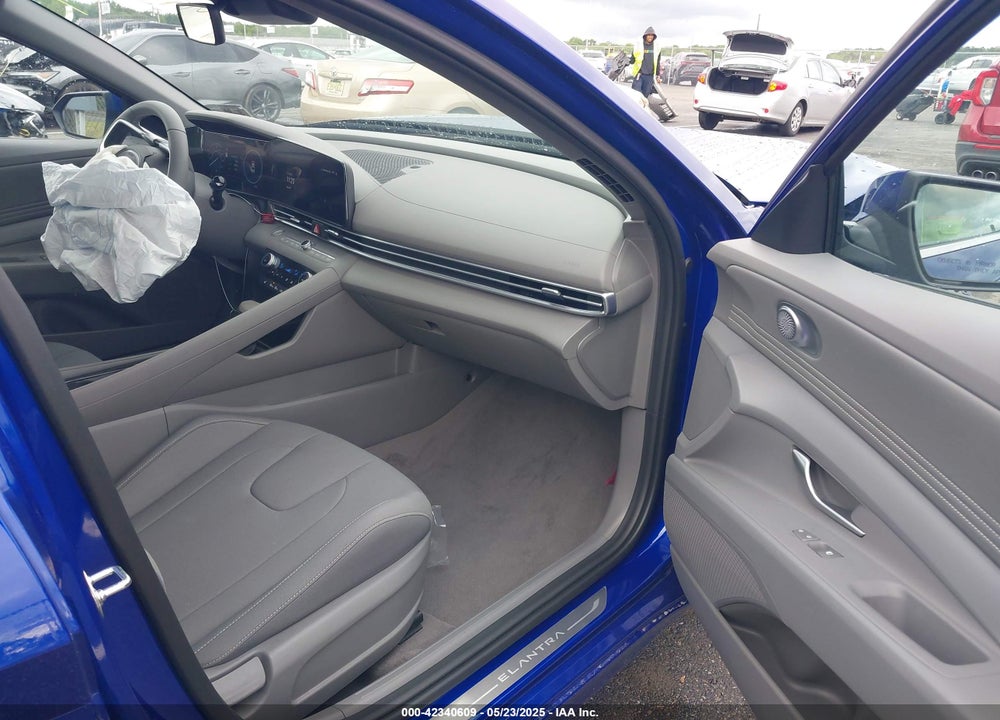2024 HYUNDAI ELANTRA VIN: KMHLS4DG6RU812409