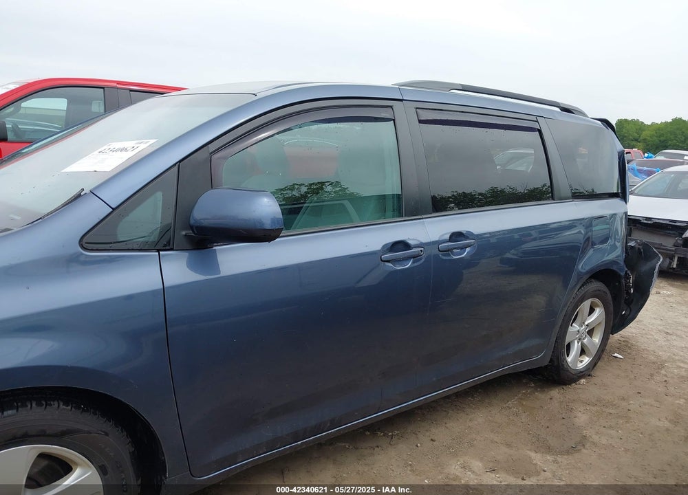 2015 TOYOTA SIENNA VIN: 5TDKK3DC4FS684632