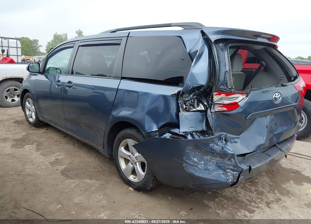 2015 TOYOTA SIENNA VIN: 5TDKK3DC4FS684632