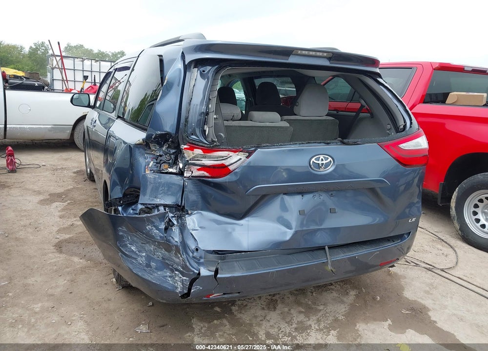 2015 TOYOTA SIENNA VIN: 5TDKK3DC4FS684632