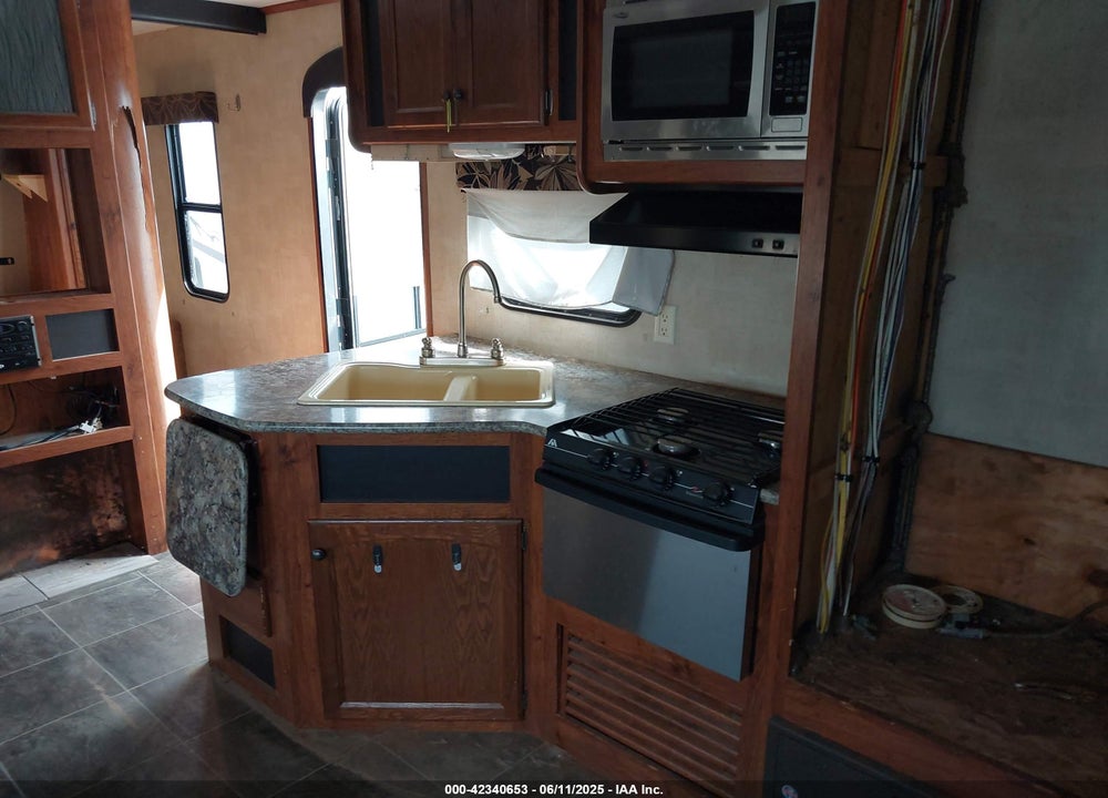 2015 KEYSTONE 25RKS VIN: 4YDT29B23F7200295