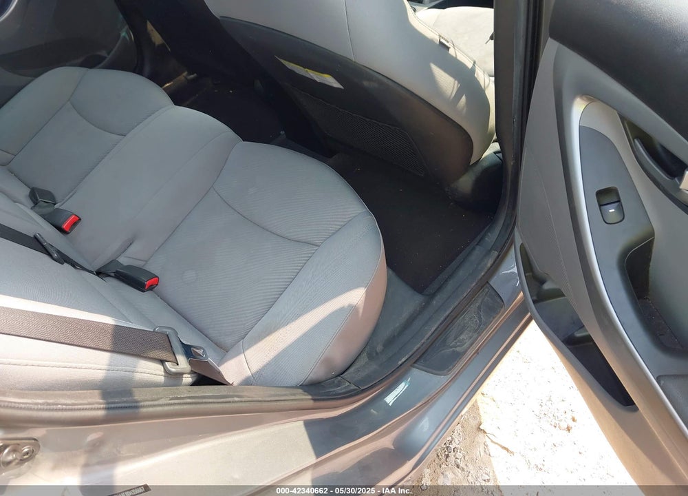 2013 HYUNDAI ELANTRA VIN: 5NPDH4AE8DH356667
