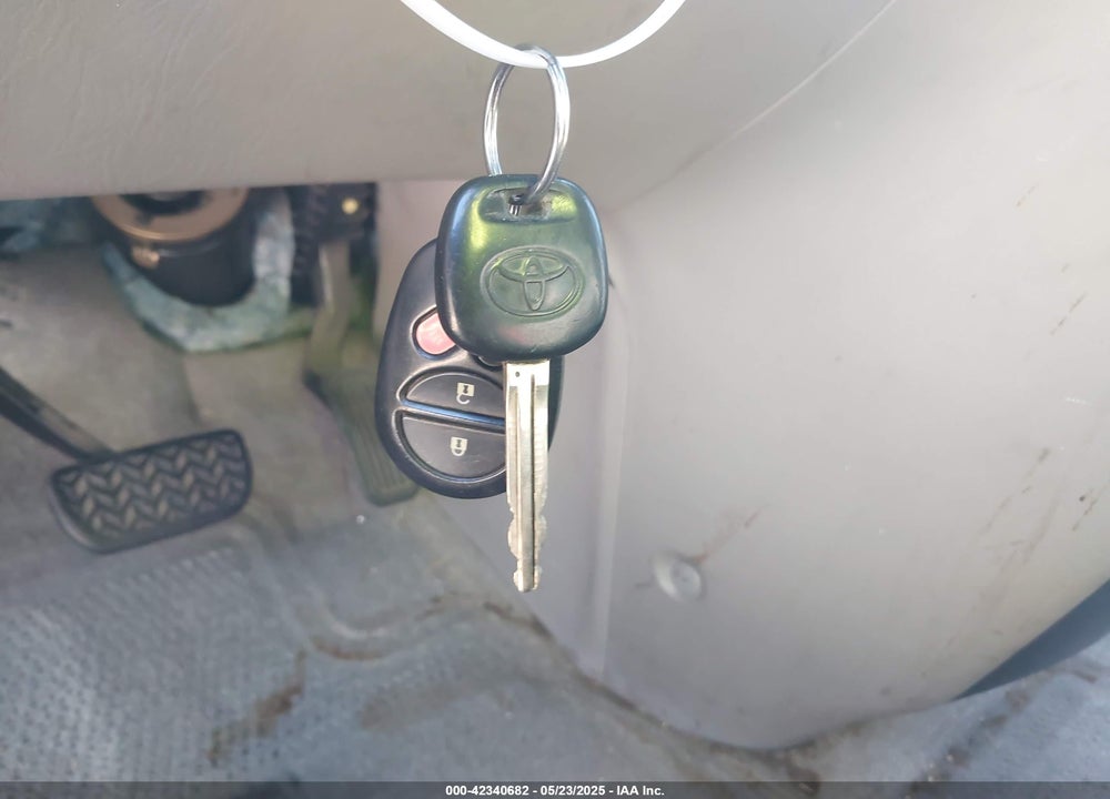 2005 TOYOTA SIENNA CE/LE VIN: 5TDZA23C45S347468