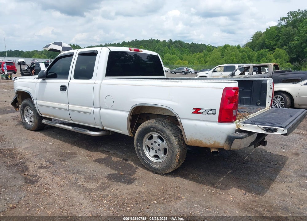2003 CHEVROLET SILVERADO 1500 LS VIN: 1GCEK19T53E323115