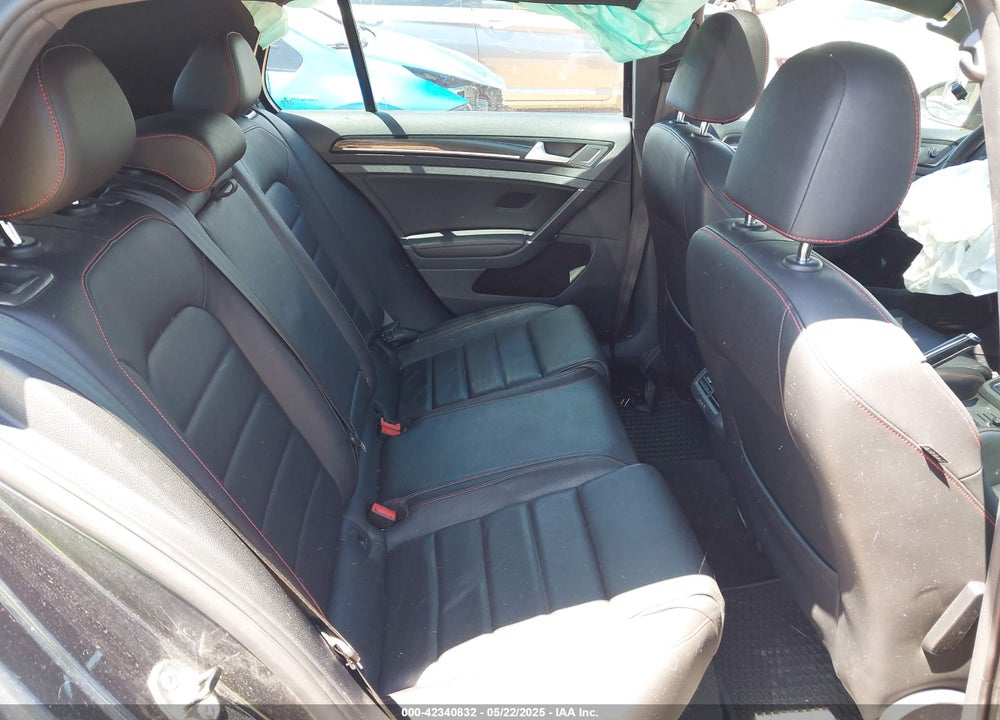 2016 VOLKSWAGEN GOLF VIN: 3VW547AU6GM064083