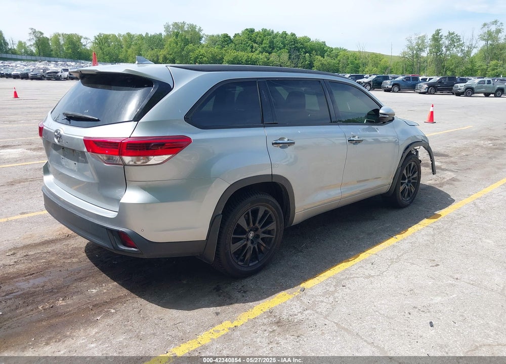2017 TOYOTA HIGHLANDER LIMITED/LIMITED PLATINUM VIN: 5TDDZRFHXHS448196