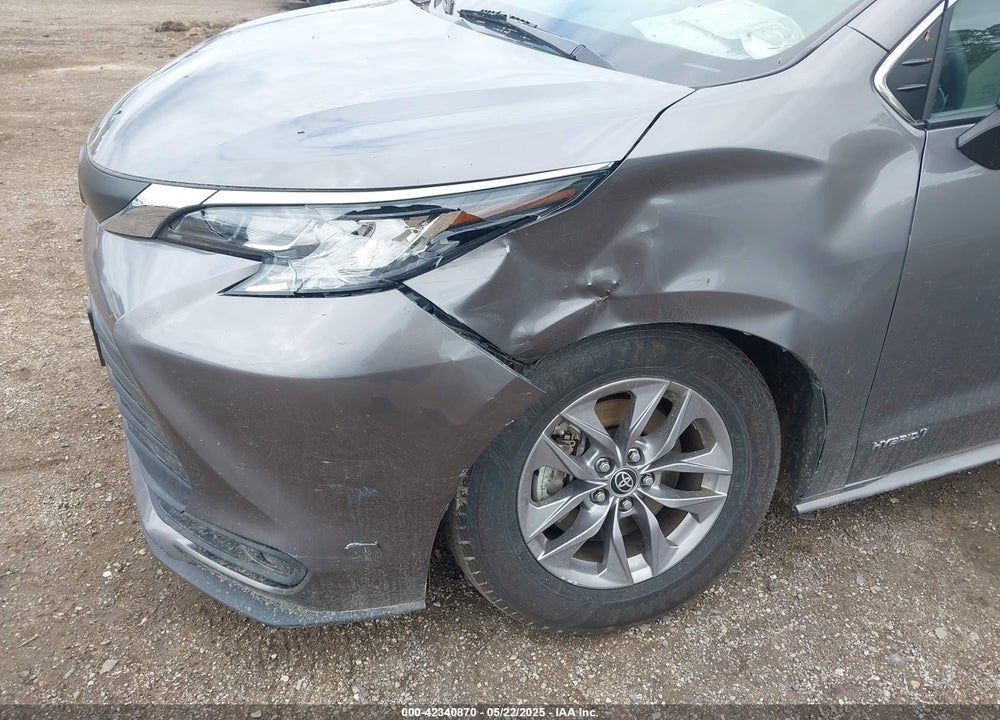 2021 TOYOTA SIENNA LE VIN: 5TDKRKEC4MS045409