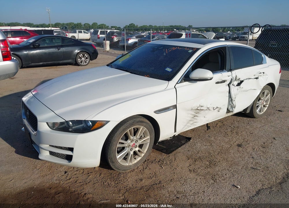 2017 JAGUAR XE VIN: SAJAD4BG0HA957939