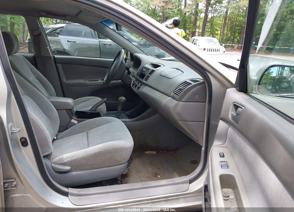 2004 TOYOTA CAMRY LE/SE/STD/XLE VIN: 4T1BE32K24U811061