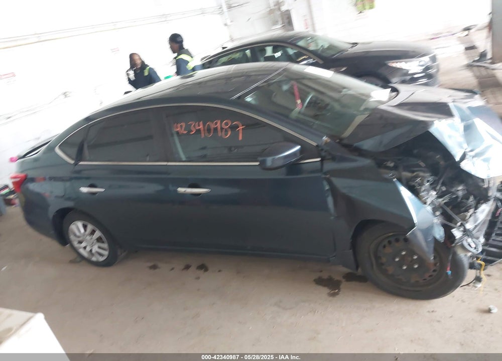 2017 NISSAN SENTRA VIN: 3N1AB7AP1HY366069