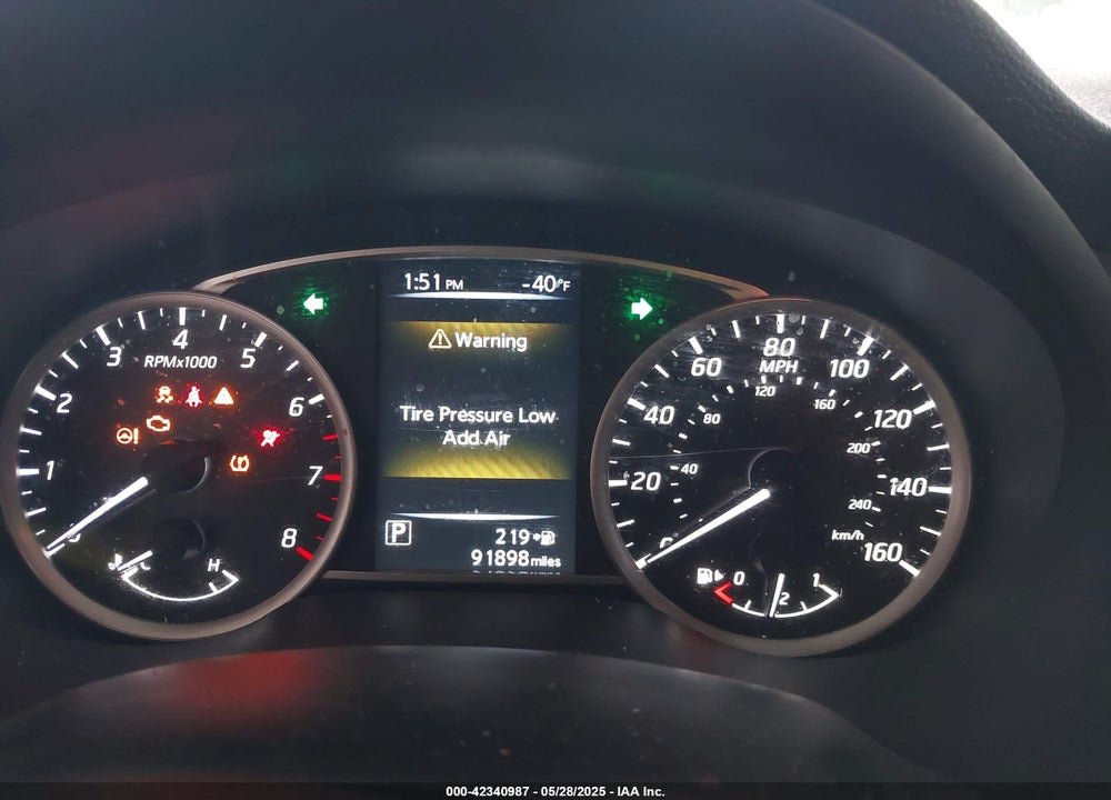 2017 NISSAN SENTRA VIN: 3N1AB7AP1HY366069