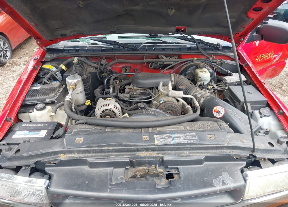 2000 CHEVROLET S-10 LS VIN: 1GCCS14WXYK152055