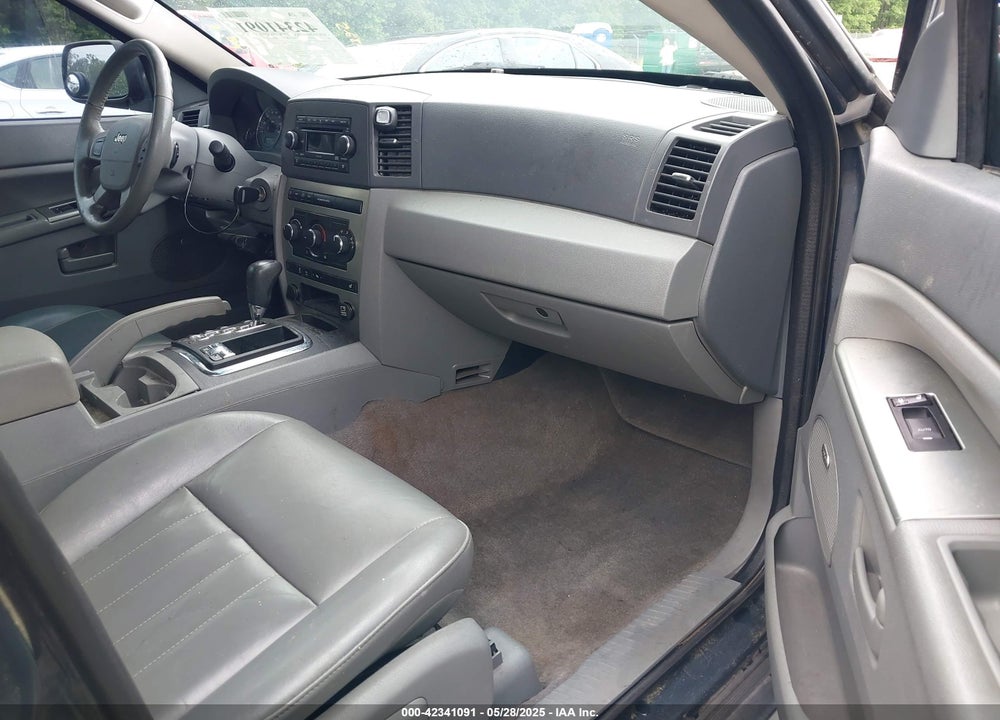 2007 JEEP GRAND CHEROKEE LAREDO VIN: 1J8HR48P77C571228