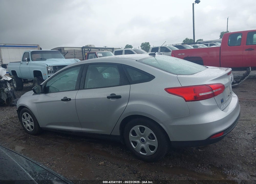 2018 FORD FOCUS S VIN: 1FADP3E23JL219579
