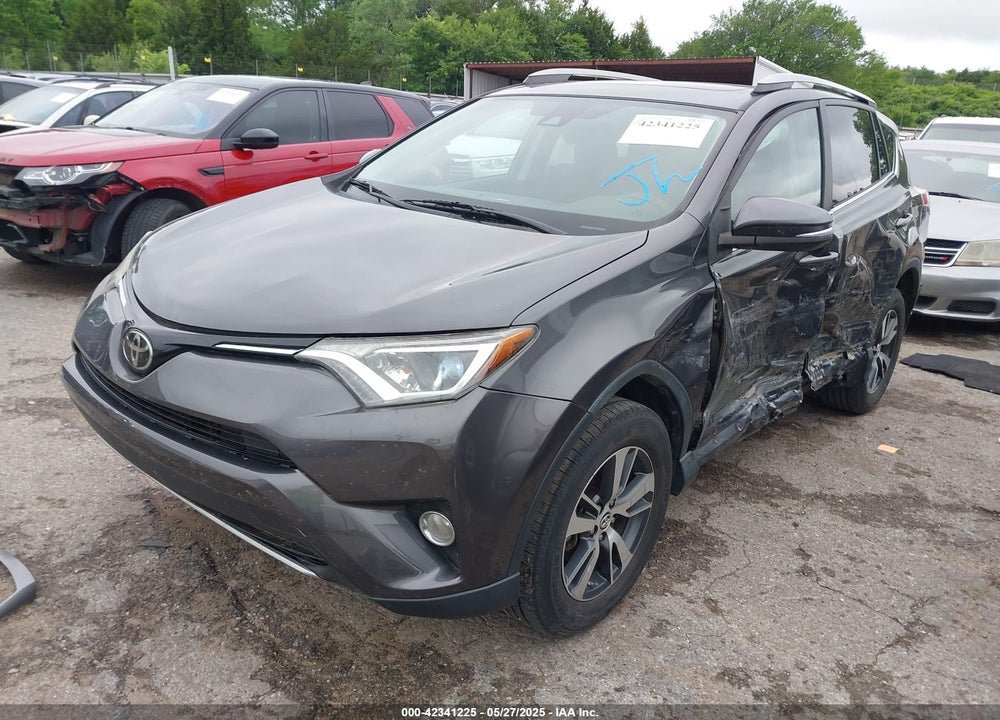2018 TOYOTA RAV4 ADVENTURE/XLE VIN: 2T3RFREV0JW721415