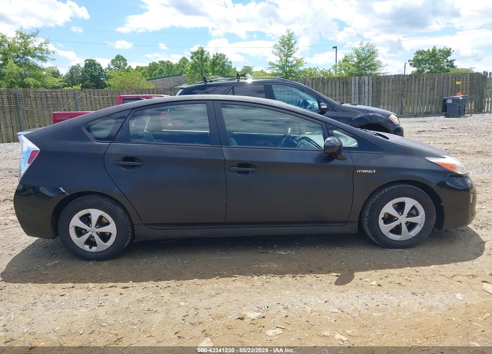 2015 TOYOTA PRIUS VIN: JTDKN3DU7F1945457