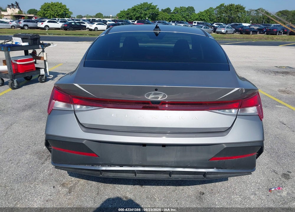 2024 HYUNDAI ELANTRA SE VIN: KMHLL4DG6RU801777
