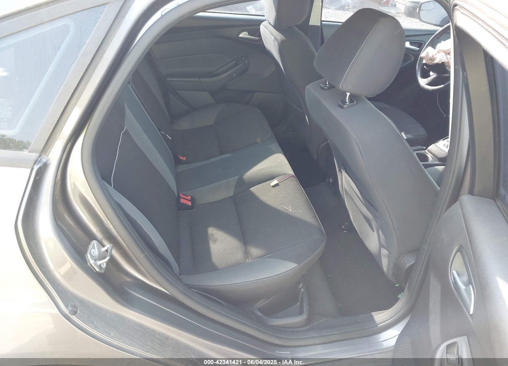 2014 FORD FOCUS VIN: 1FADP3F24EL437731