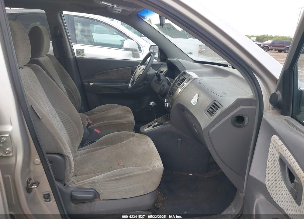 2005 HYUNDAI TUCSON GLS/LX VIN: KM8JN12D85U190296