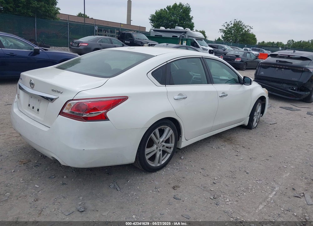 2013 NISSAN ALTIMA VIN: 1N4BL3AP6DC146927