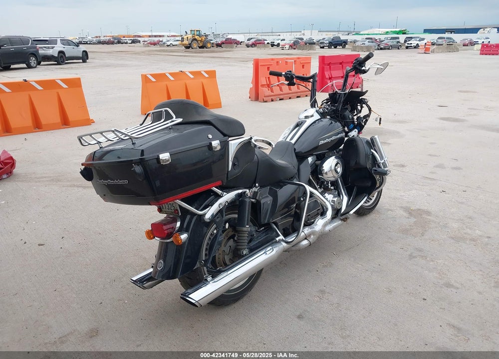 2011 HARLEY-DAVIDSON FLTRU VIN: 1HD1KGM19BB667813