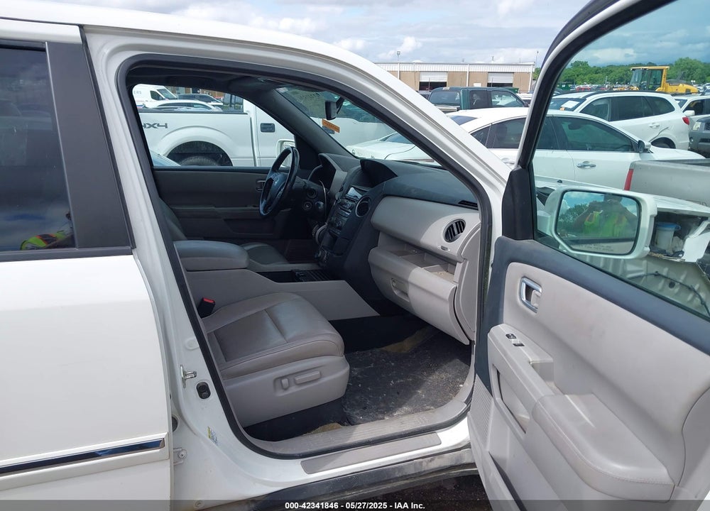 2014 HONDA PILOT VIN: 5FNYF3H98EB025968