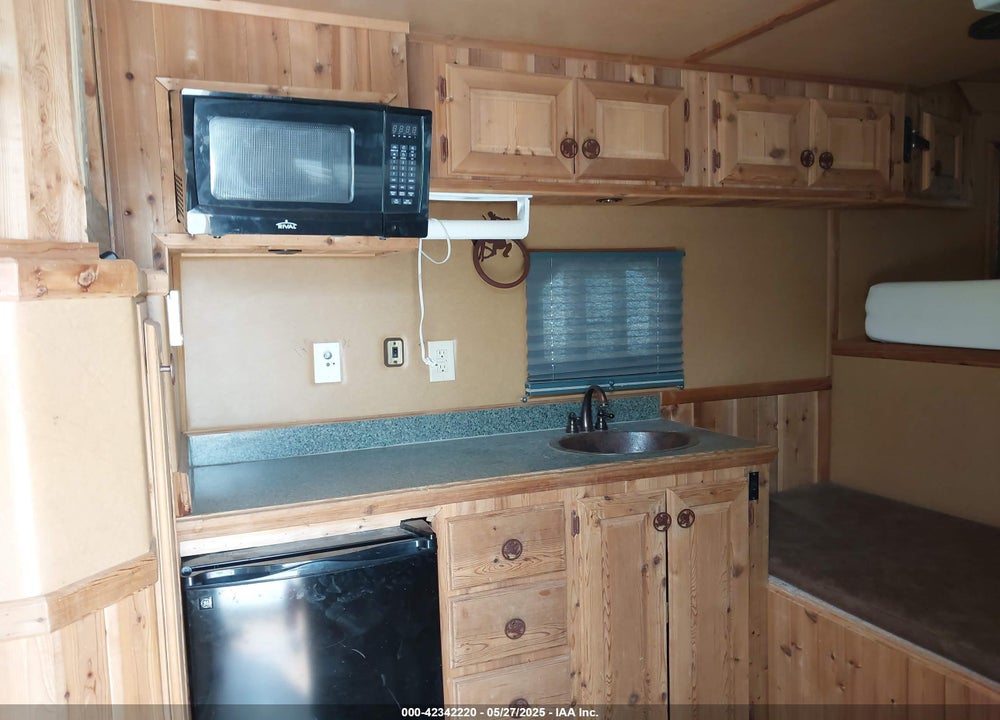 2004 ELITE 4H12 VIN: 5MKWG292640005493