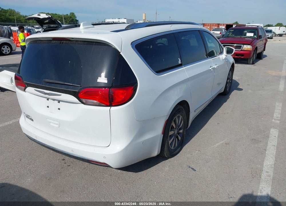 2020 CHRYSLER PACIFICA VIN: 2C4RC1EG5LR102298
