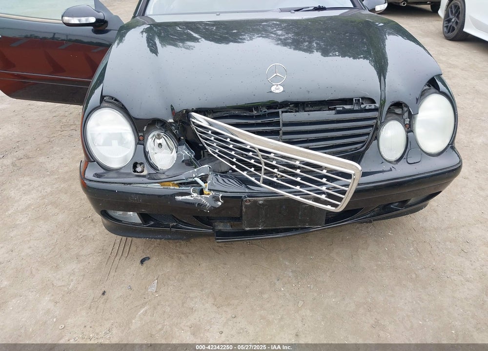 2000 MERCEDES-BENZ CLK 320 VIN: WDBLK65G4YT044091