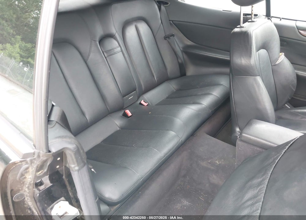 2000 MERCEDES-BENZ CLK 320 VIN: WDBLK65G4YT044091