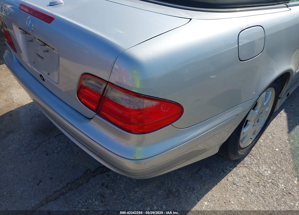 2003 MERCEDES-BENZ CLK 320 VIN: WDBLK65G13T137546