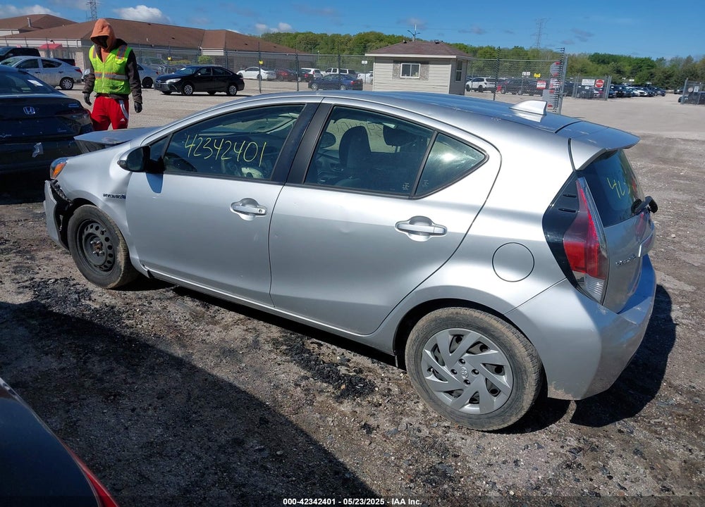 2015 TOYOTA PRIUS C VIN: JTDKDTB36F1586860
