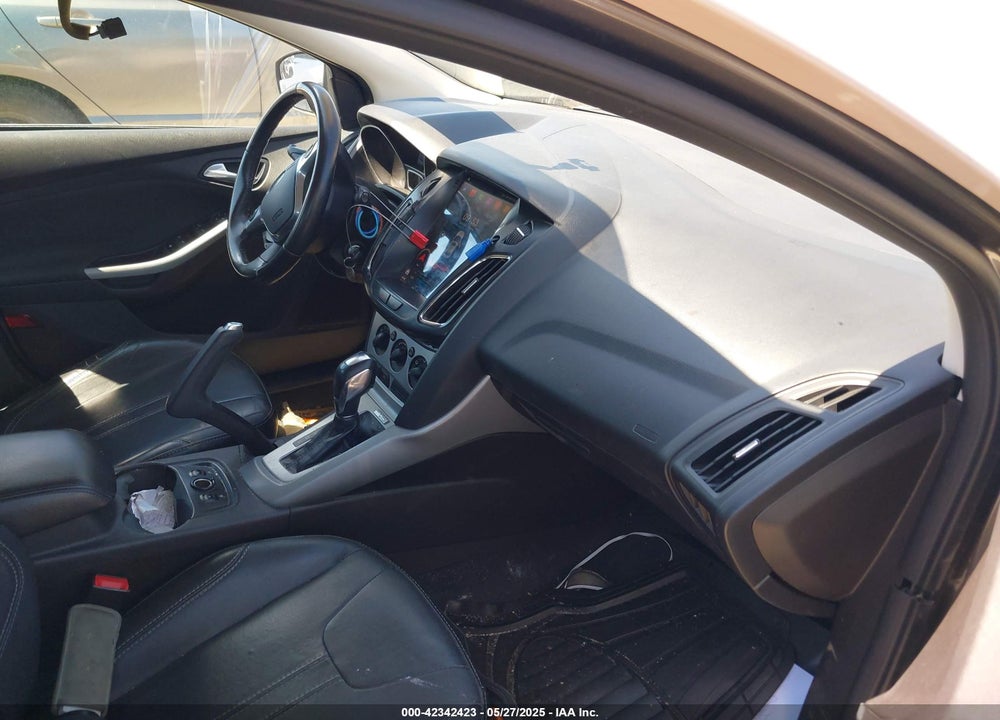 2014 FORD FOCUS VIN: 1FADP3K28EL261787
