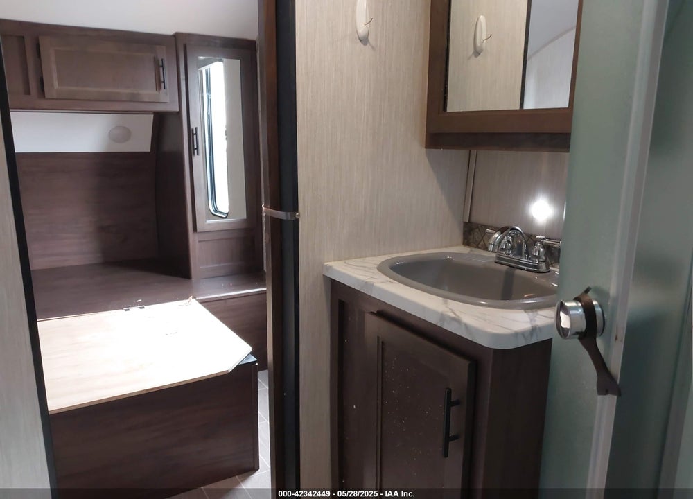 2020 FOREST RIVER 304BH VIN: 4X4TCKF24LX144326