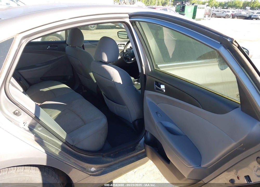 2013 HYUNDAI SONATA VIN: 5NPEB4AC7DH681654