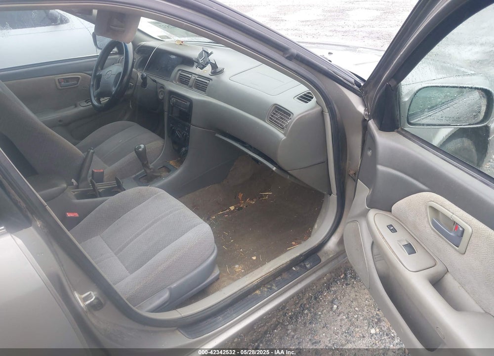 2001 TOYOTA CAMRY CE/LE/XLE VIN: 4T1BG22K11U027969