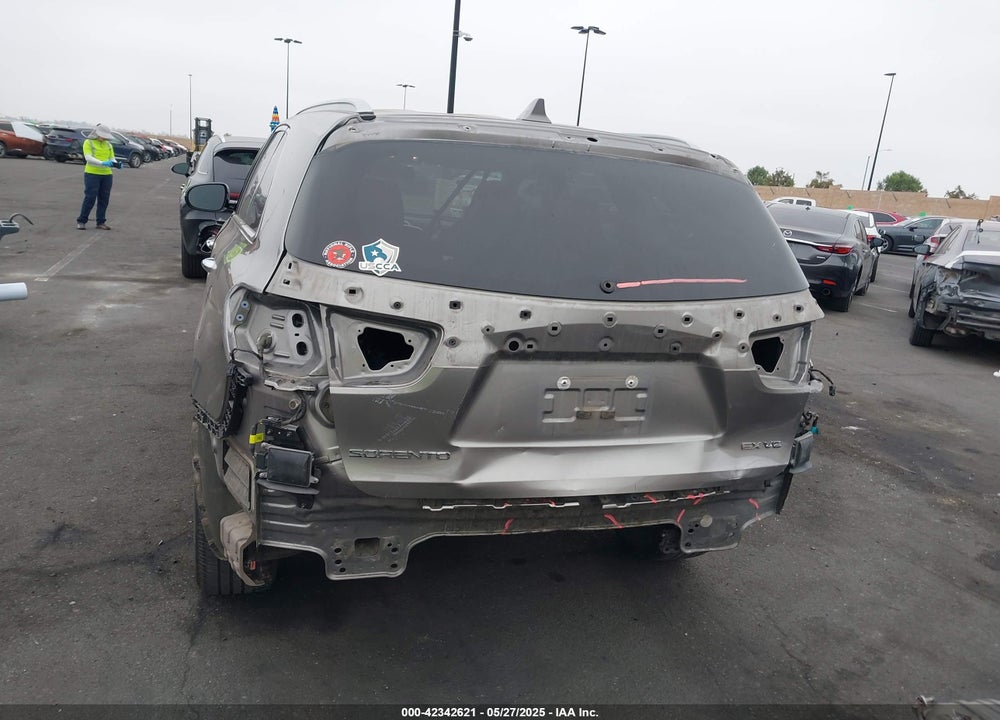 2018 KIA SORENTO 3.3L EX VIN: 5XYPH4A59JG394960
