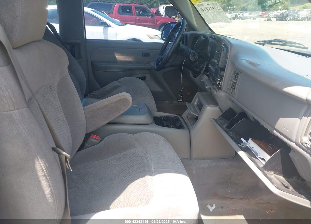 2000 CHEVROLET SILVERADO 1500 LS VIN: 2GCEC19W9Y1385830