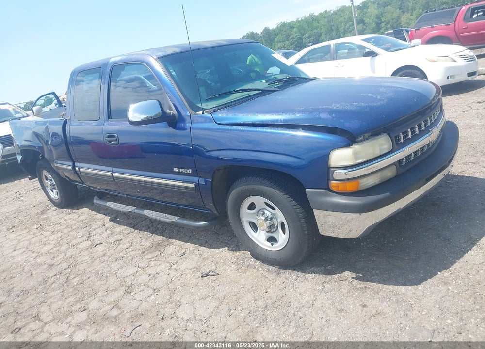 2000 CHEVROLET SILVERADO 1500 LS VIN: 2GCEC19W9Y1385830