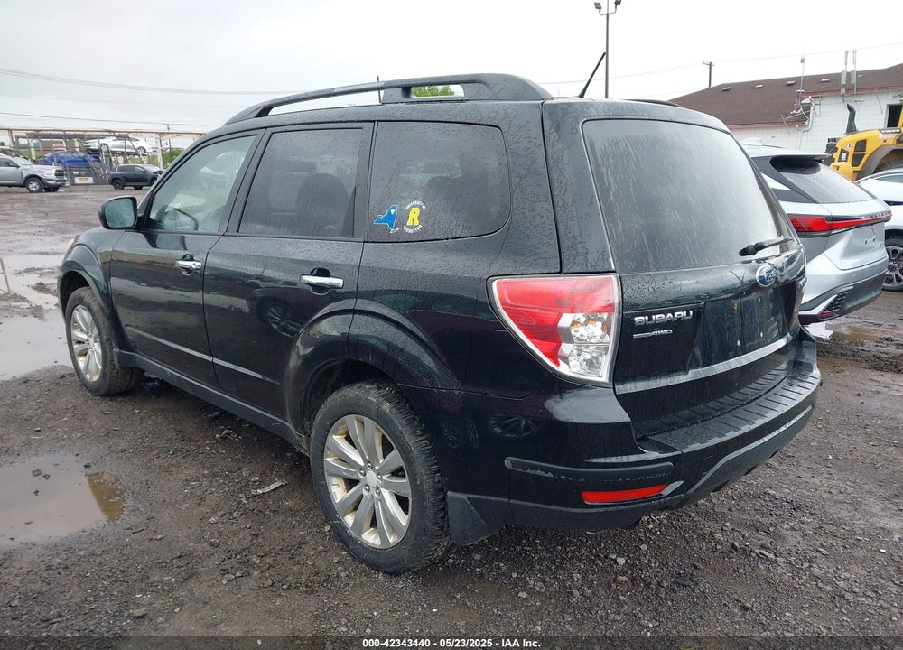 2011 SUBARU FORESTER 2.5X PREMIUM VIN: JF2SHADC6BG755242