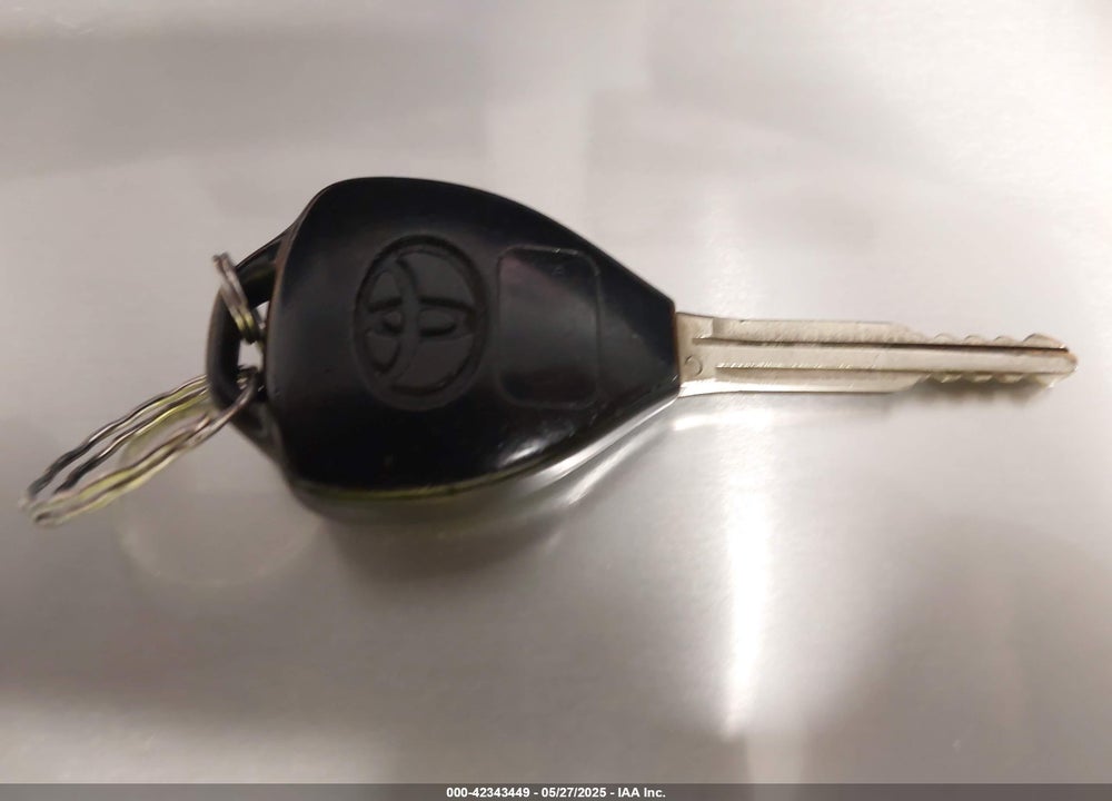 2012 TOYOTA YARIS L/LE/SE VIN: JTDKTUD35CD521238